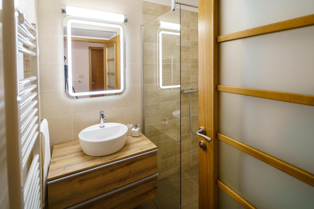 Guest House Zerjal Podnanos Ngoại thất bức ảnh