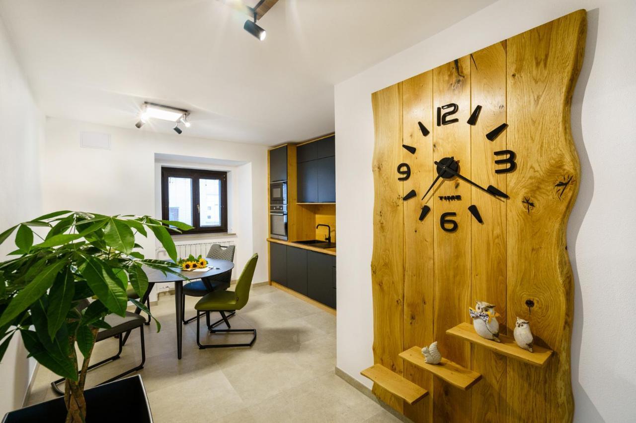 Guest House Zerjal Podnanos Ngoại thất bức ảnh
